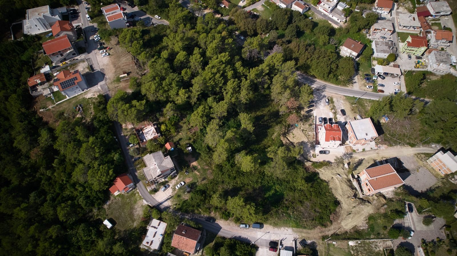 Prodaja zemljista 1.983 m² u Tivtu, Mrčevac – idealno za izgradnju stambenih objekata - Amfora Real Estate