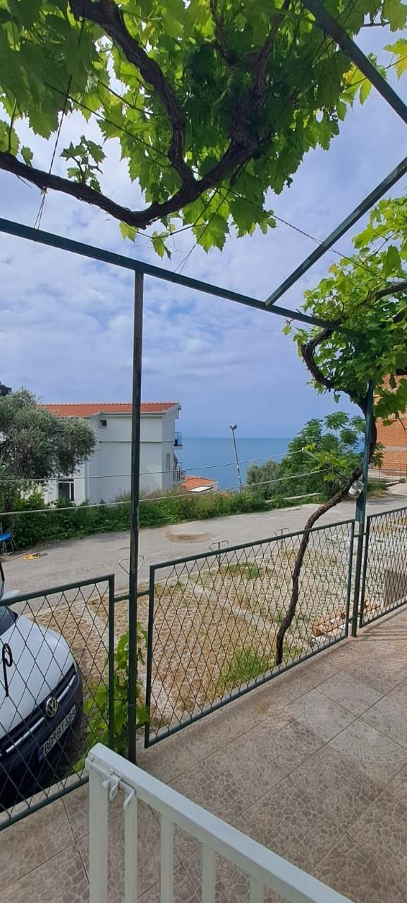 Prodaja jednosobnog stana 75m2 sa pogledom na more-Sveti Stefan,Budva - Amfora Real Estate