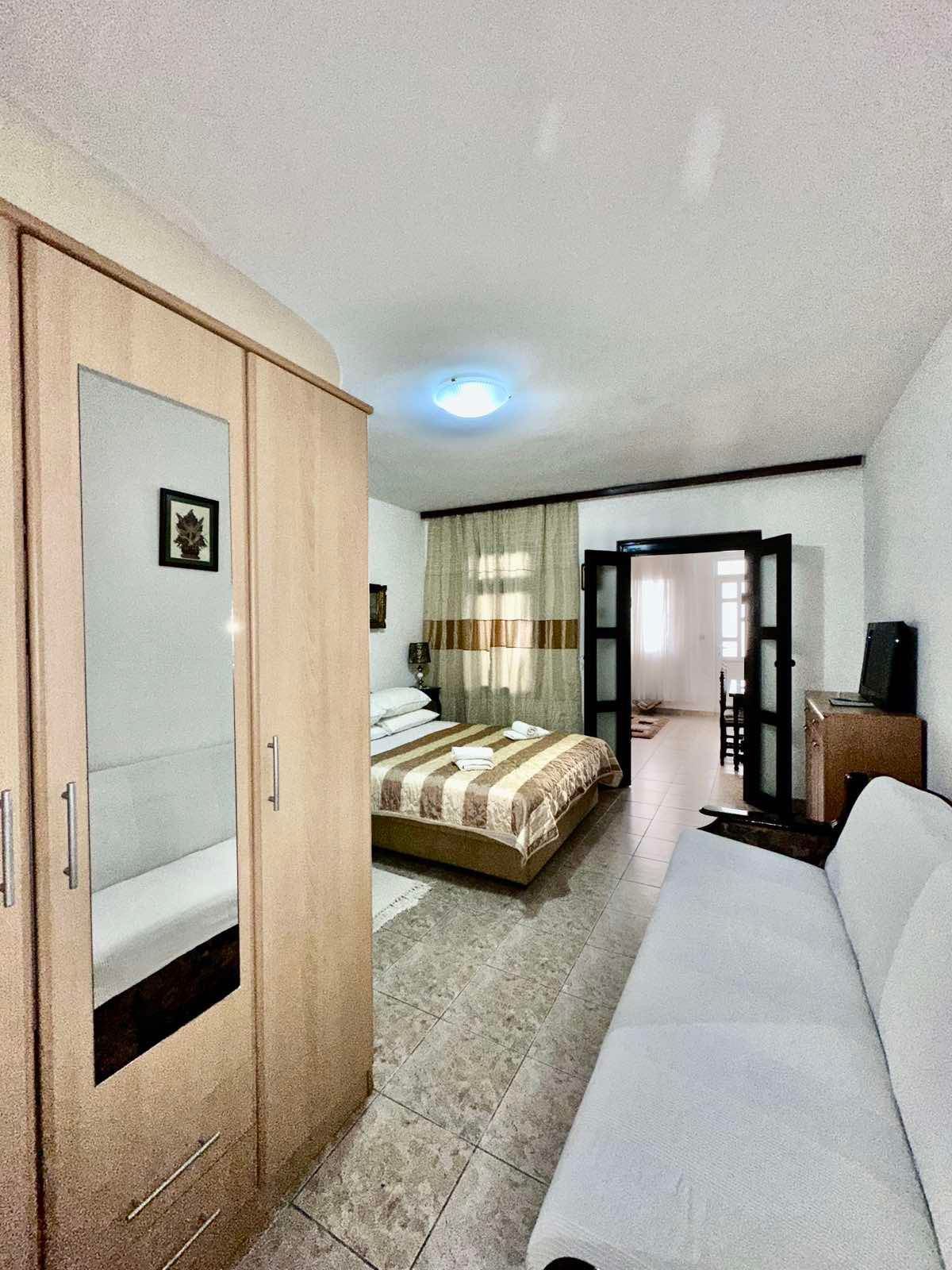 Prodaja jednosobnog stana 75m2 sa pogledom na more-Sveti Stefan,Budva - Amfora Real Estate