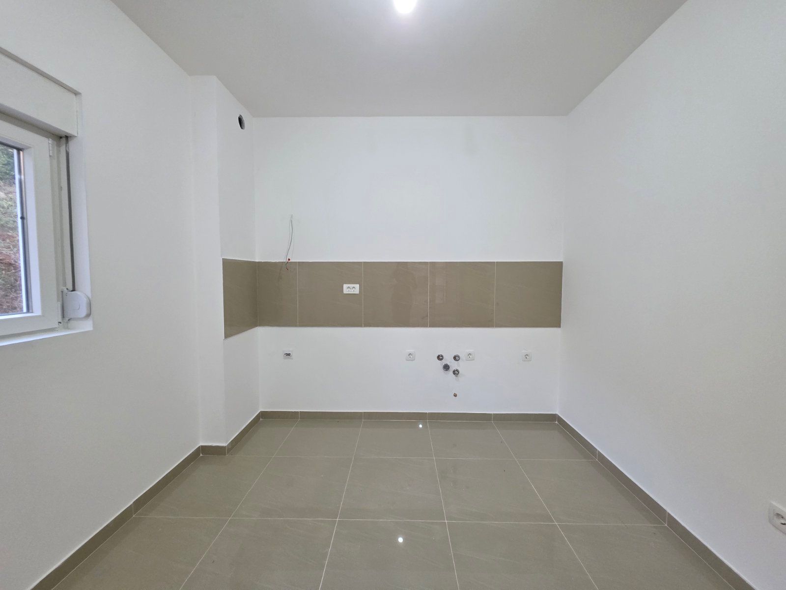 Prodaja Jednosobnog stana 46m² u Novoj Zgradi u Bečićima – Bez 3% Poreza! - Amfora Real Estate