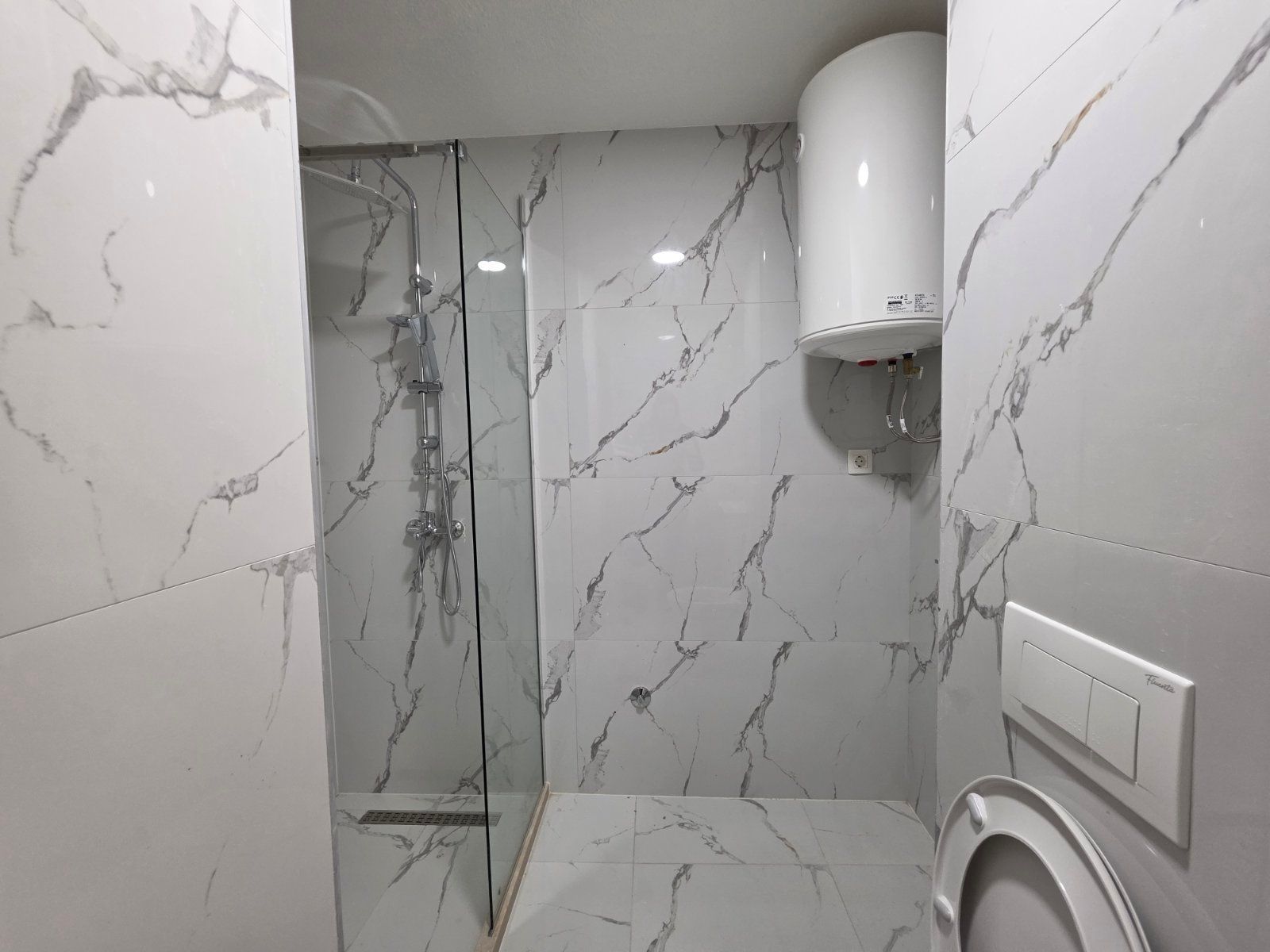 Prodaja Jednosobnog stana 46m² u Novoj Zgradi u Bečićima – Bez 3% Poreza! - Amfora Real Estate