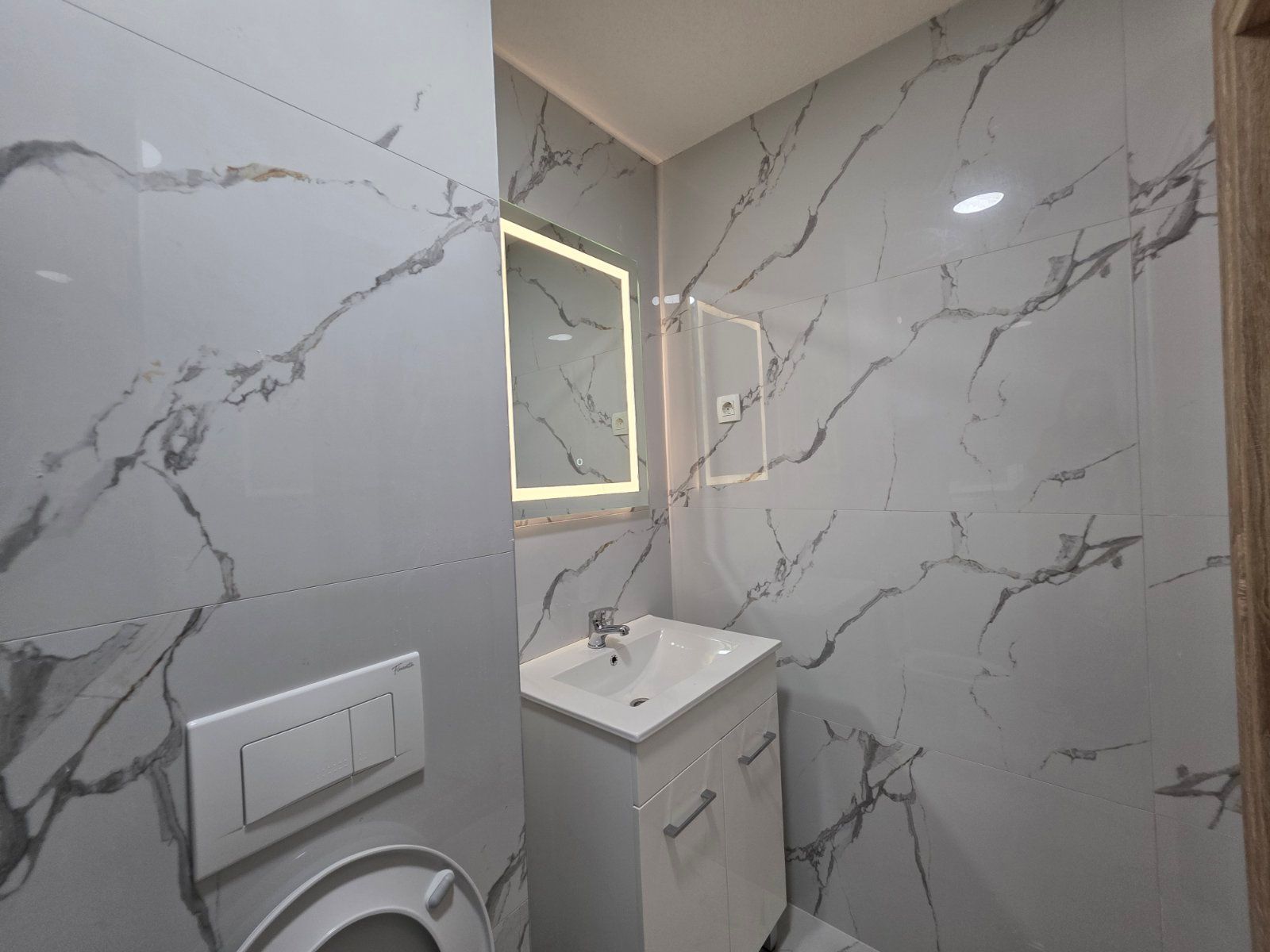 Prodaja Jednosobnog stana 46m² u Novoj Zgradi u Bečićima – Bez 3% Poreza! - Amfora Real Estate