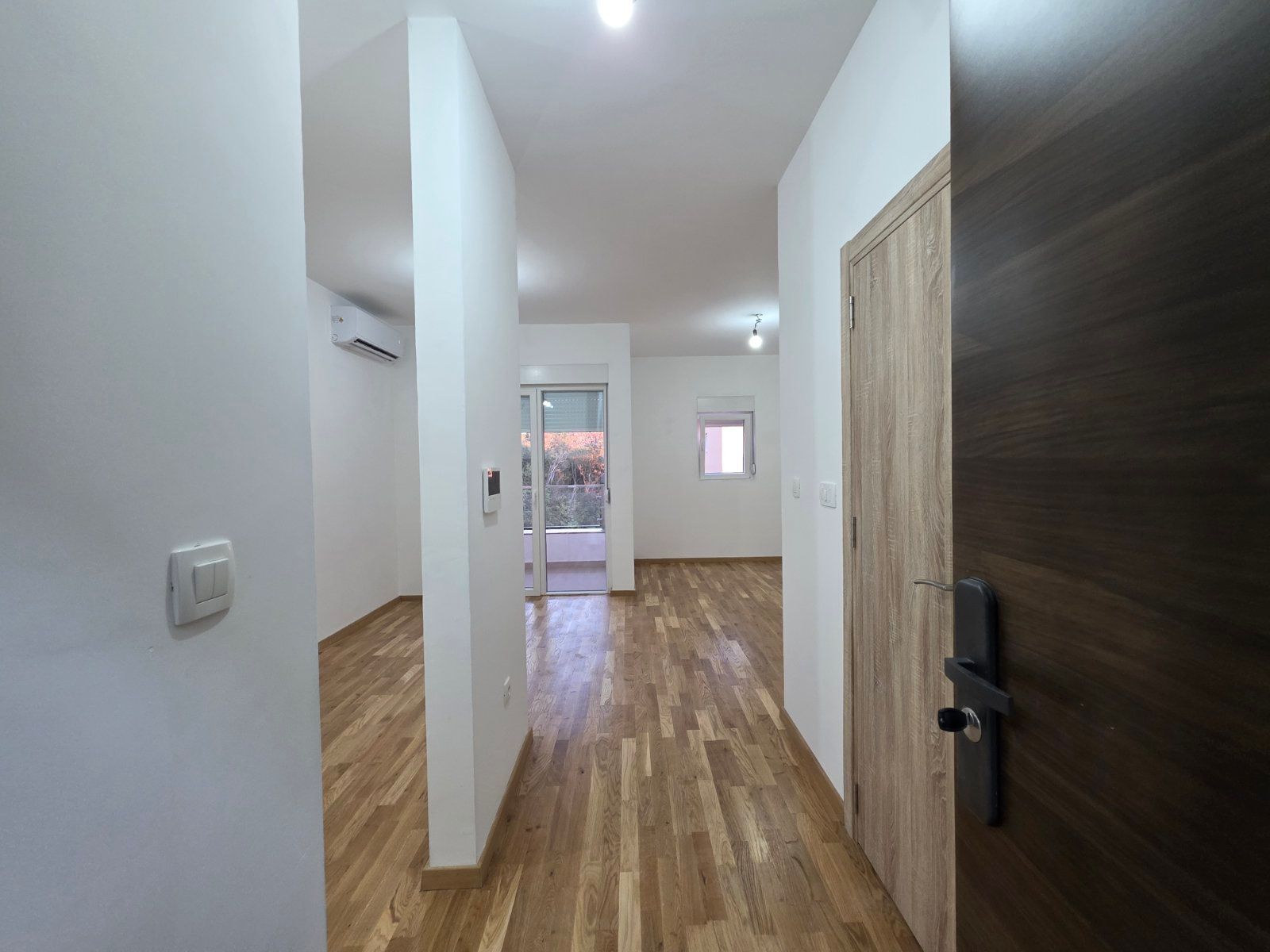 Prodaja Studio Apartmana 31m² sa bocnim pogledom na more u Novoj Zgradi u Bečićima – Bez 3% Poreza! - Amfora Real Estate