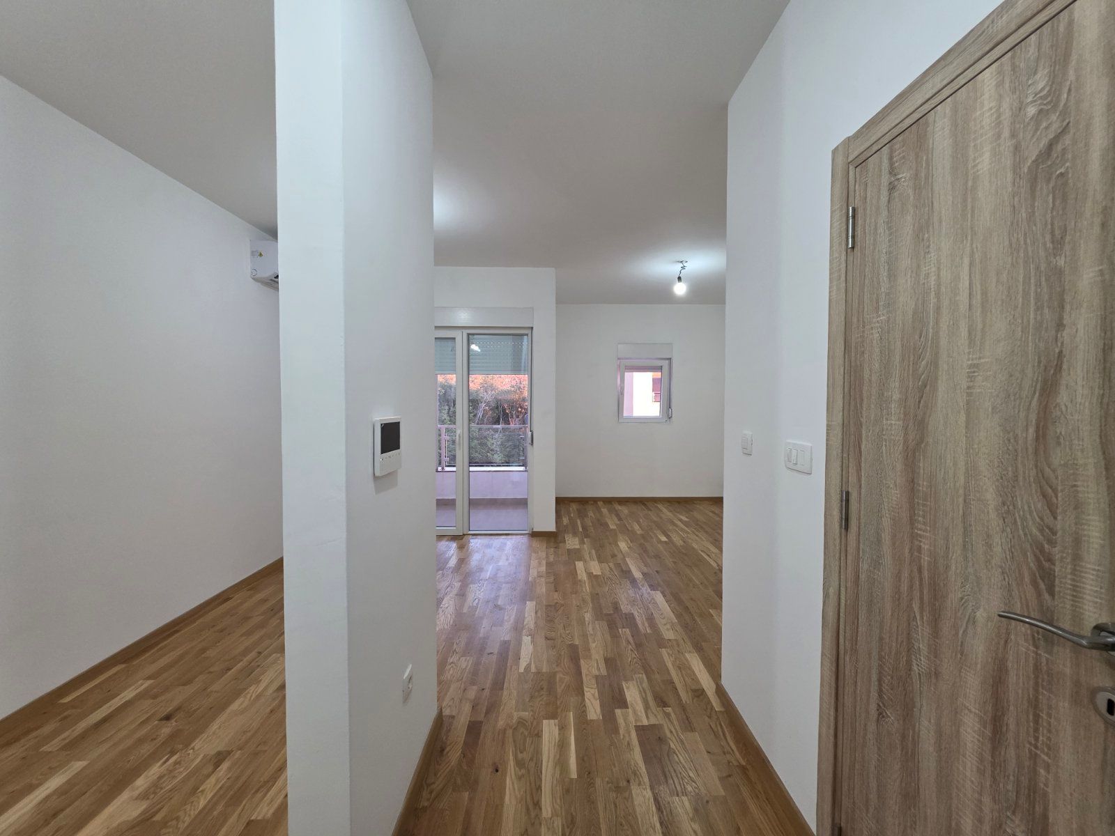 Prodaja Studio Apartmana 31m² sa bocnim pogledom na more u Novoj Zgradi u Bečićima – Bez 3% Poreza! - Amfora Real Estate