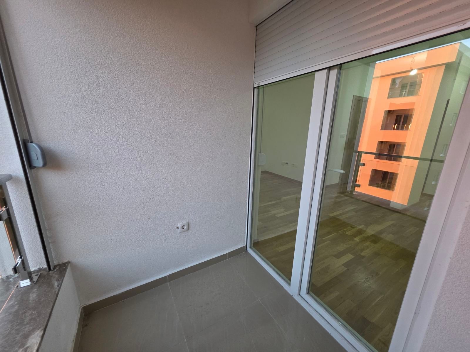 Prodaja Studio Apartmana 31m² sa bocnim pogledom na more u Novoj Zgradi u Bečićima – Bez 3% Poreza! - Amfora Real Estate