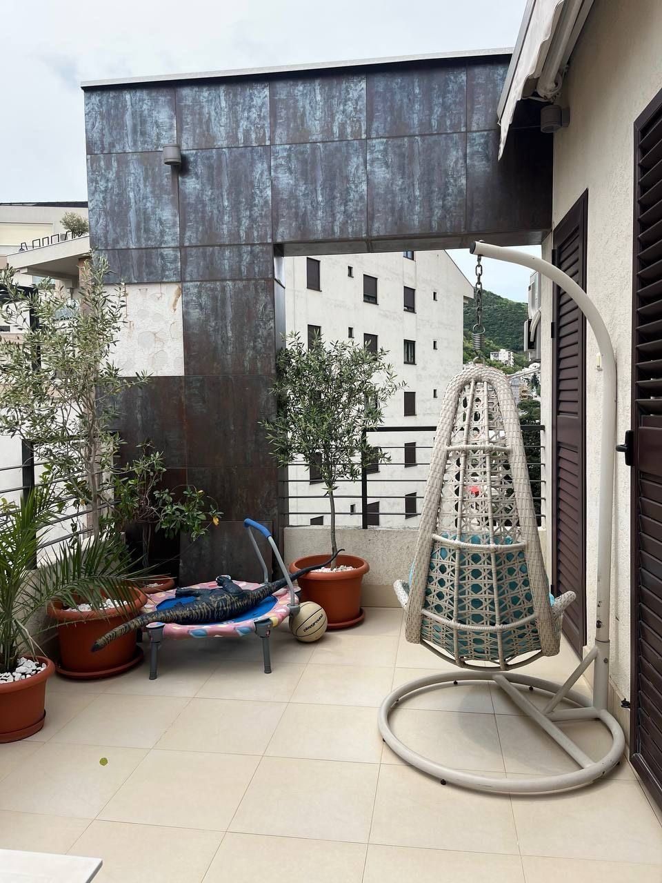 Prodaja modernog dvosobnog stana sa garažom – Centar Budve, 83 m² - Amfora Real Estate