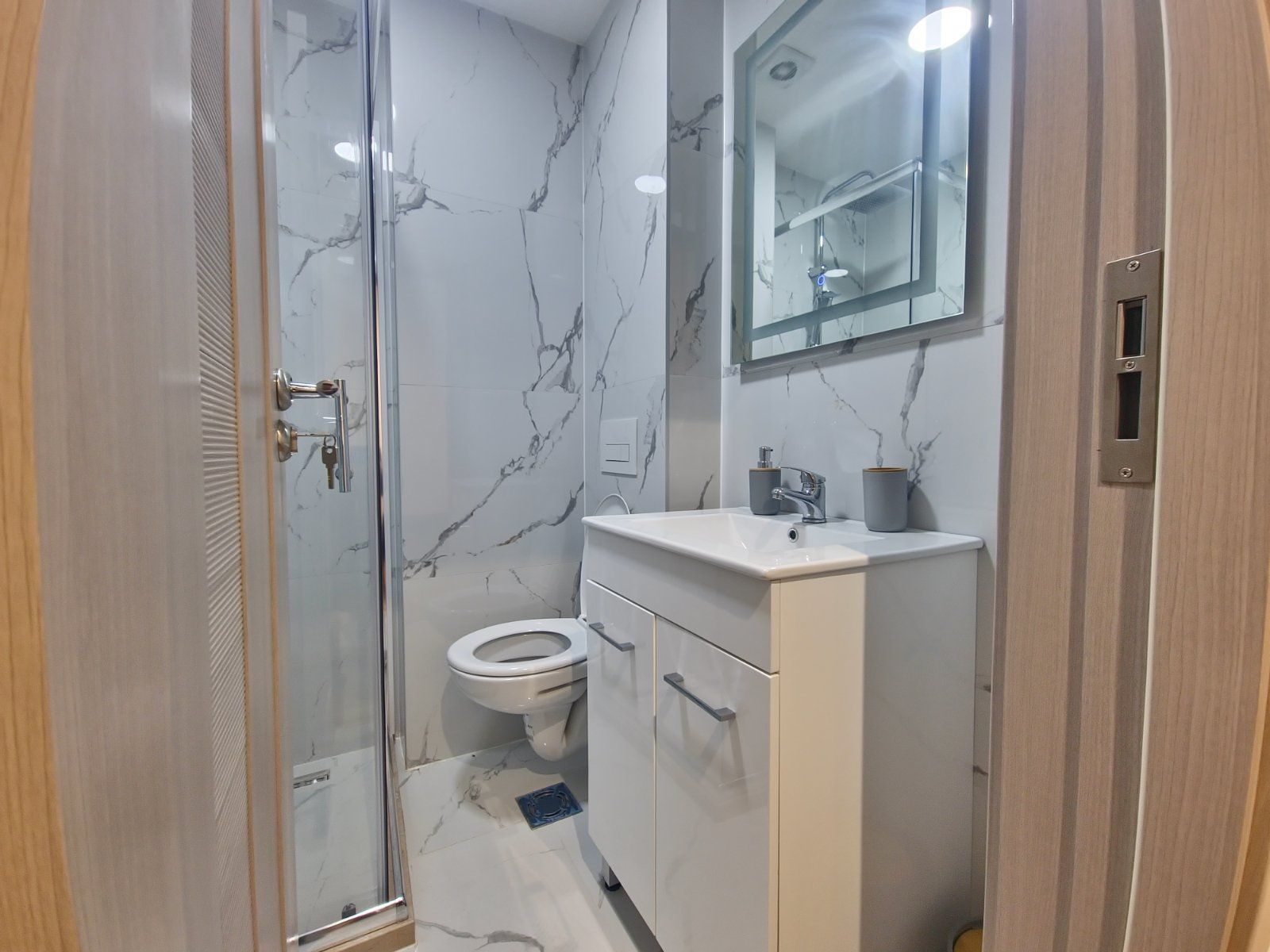Prodaja novog, moderno opremljenog studio apartmana 24 m² sa garaznim mestom– Bečići, Budva - Amfora Real Estate