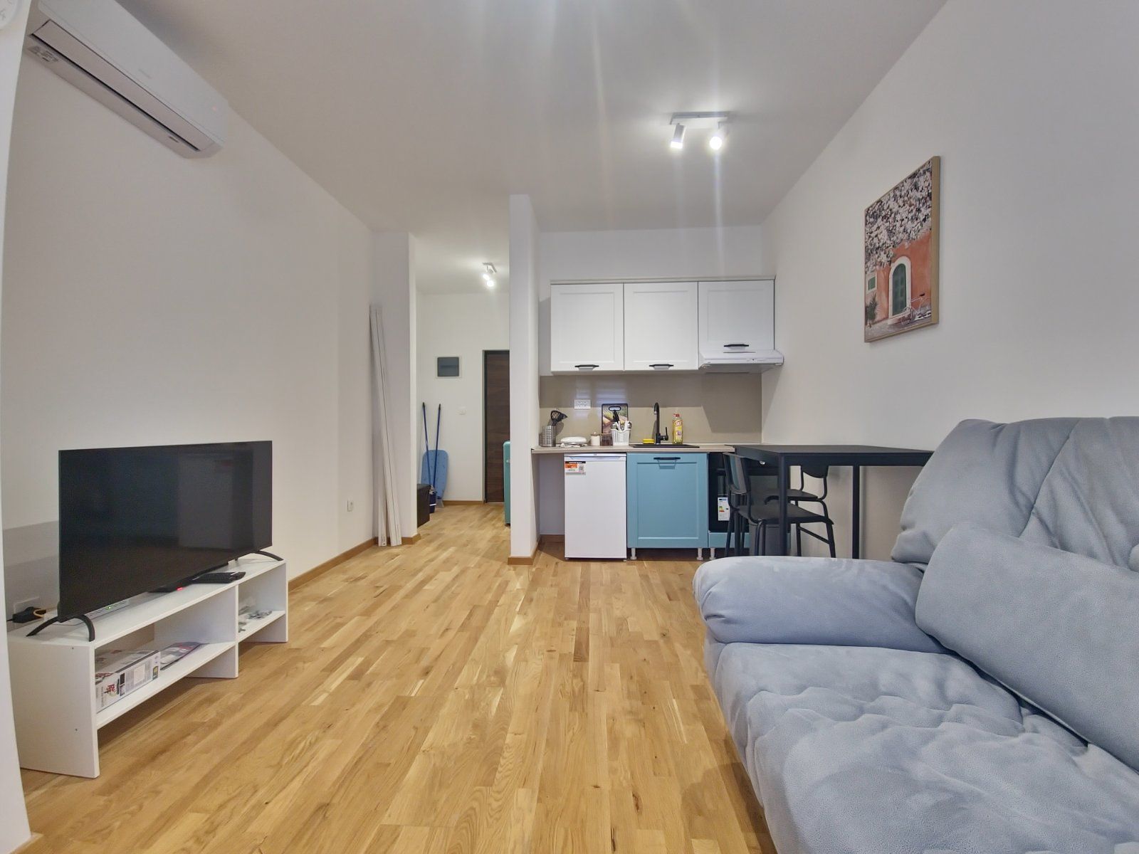 Prodaja novog, moderno opremljenog studio apartmana 24 m² sa garaznim mestom– Bečići, Budva - Amfora Real Estate