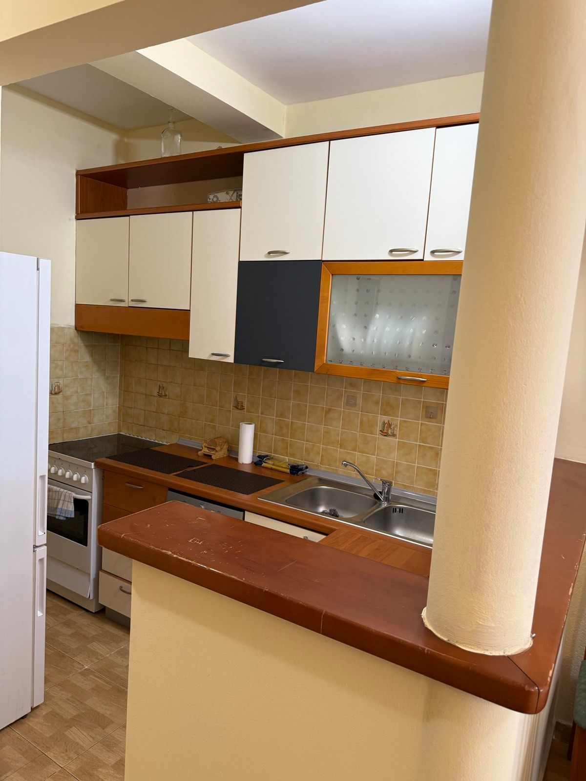 Izdavanje dvosobnog stana u centru Budve – 200 m od mora (dugoročno) - Amfora Real Estate