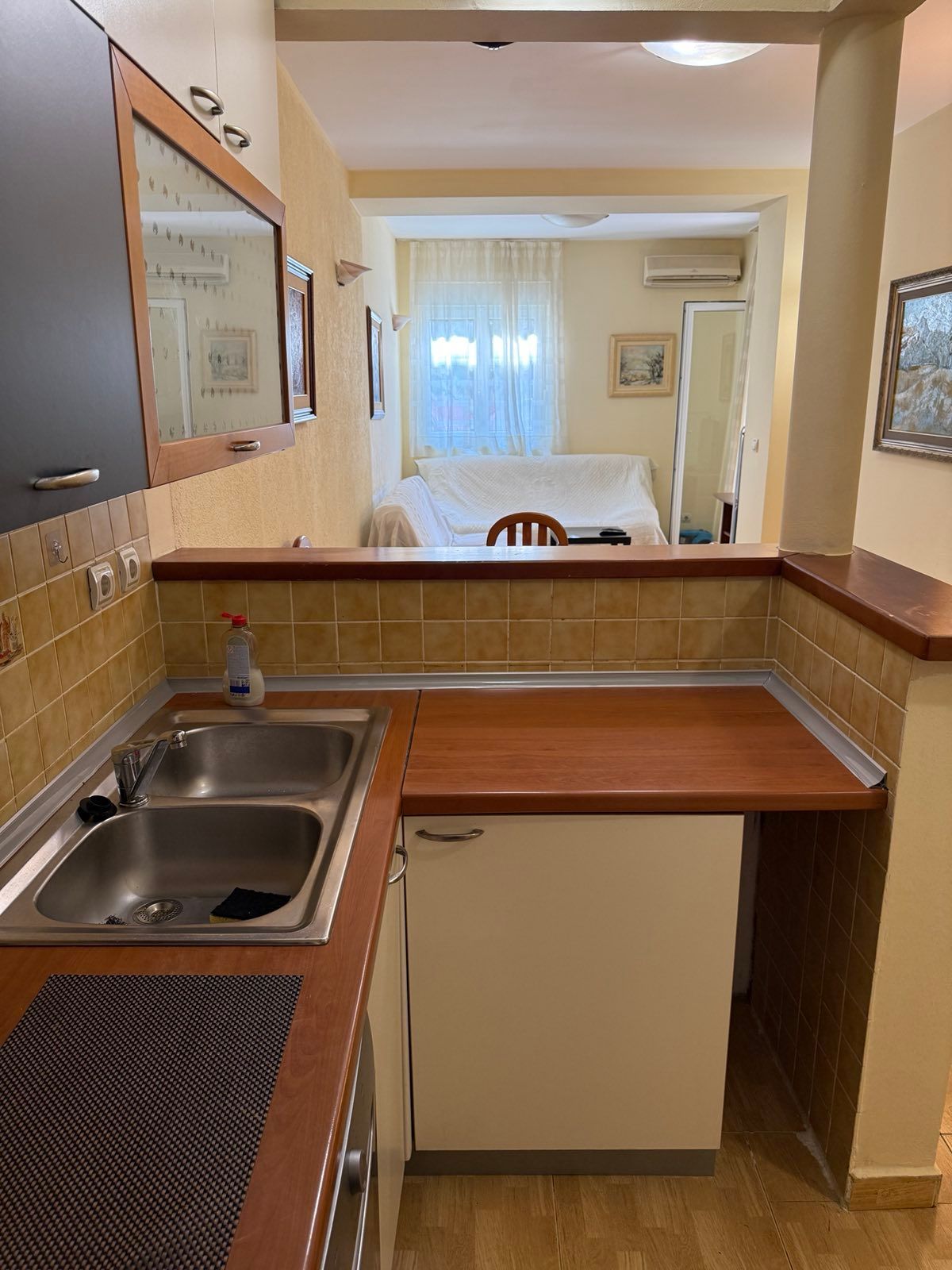 Izdavanje dvosobnog stana u centru Budve – 200 m od mora (dugoročno) - Amfora Real Estate