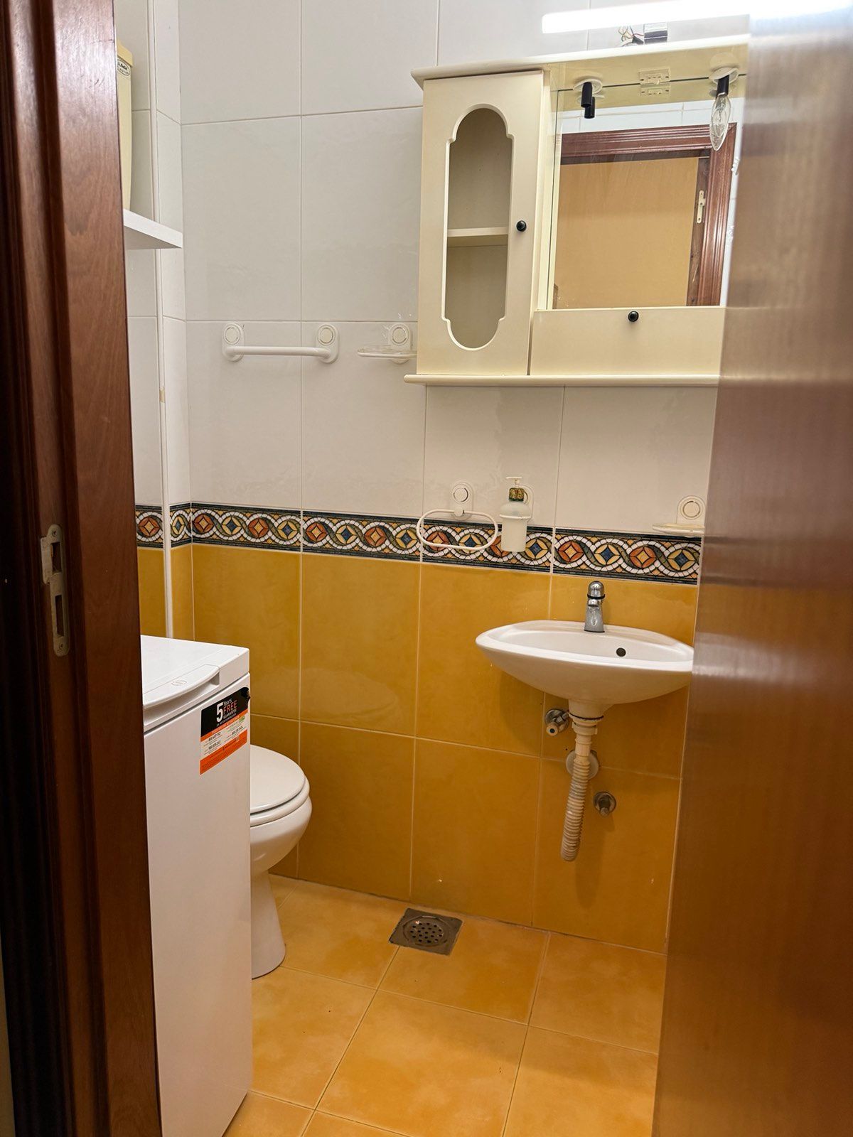 Izdavanje dvosobnog stana u centru Budve – 200 m od mora (dugoročno) - Amfora Real Estate