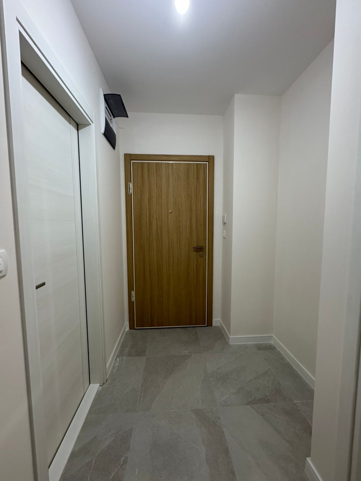 Izdaje se jednosoban stan 49 m² – Central Point, Podgorica (NA DUZI PERIOD) - Amfora Real Estate