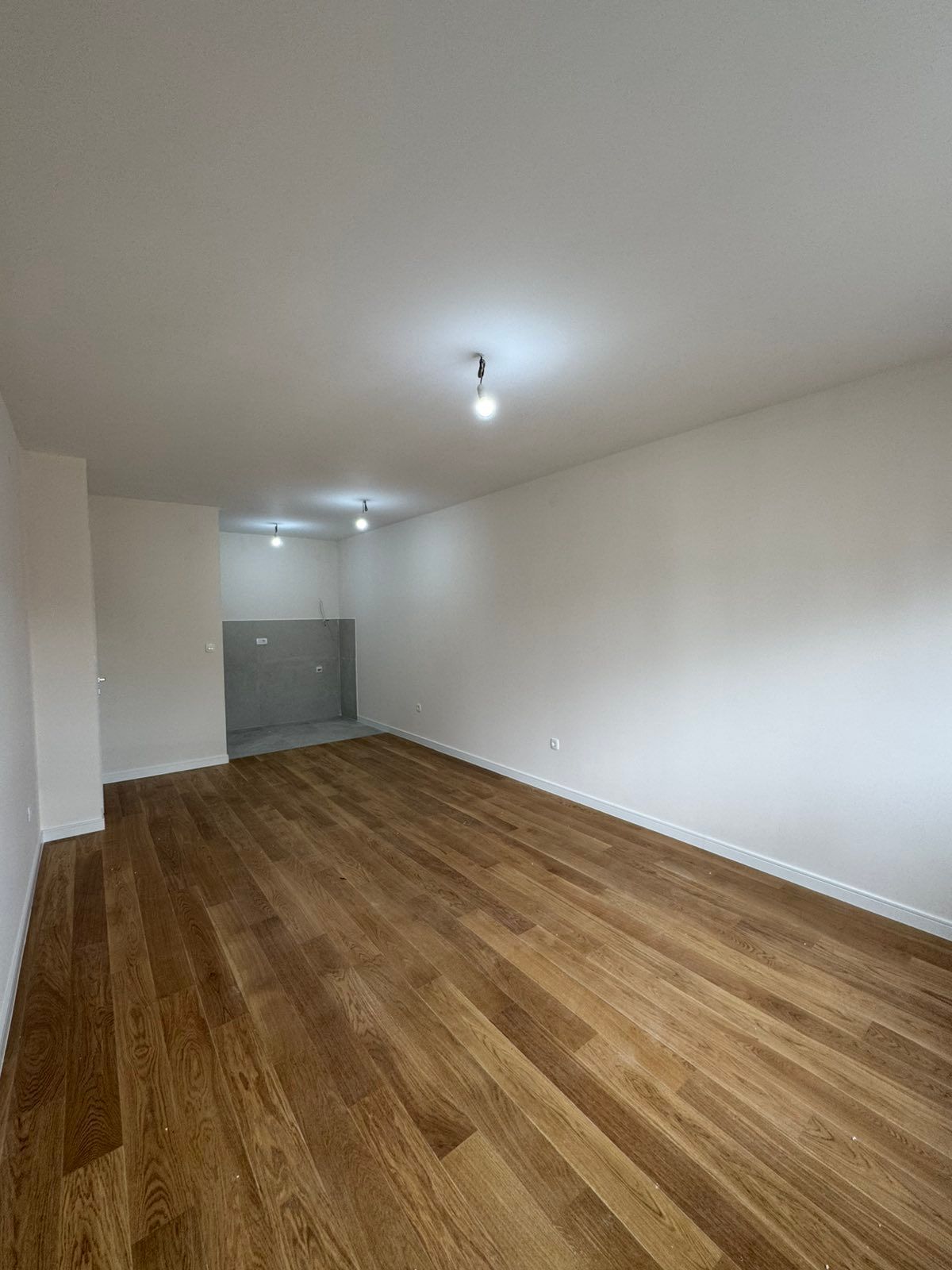 Izdaje se jednosoban stan 49 m² – Central Point, Podgorica (NA DUZI PERIOD) - Amfora Real Estate