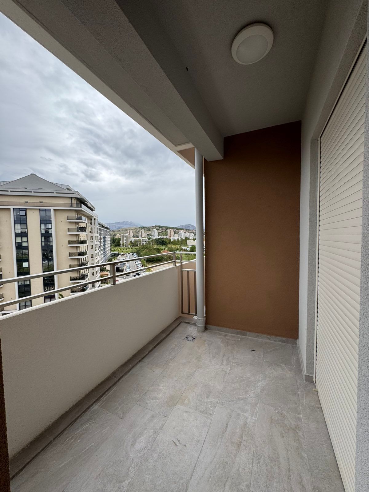 Izdaje se jednosoban stan 49 m² – Central Point, Podgorica (NA DUZI PERIOD) - Amfora Real Estate