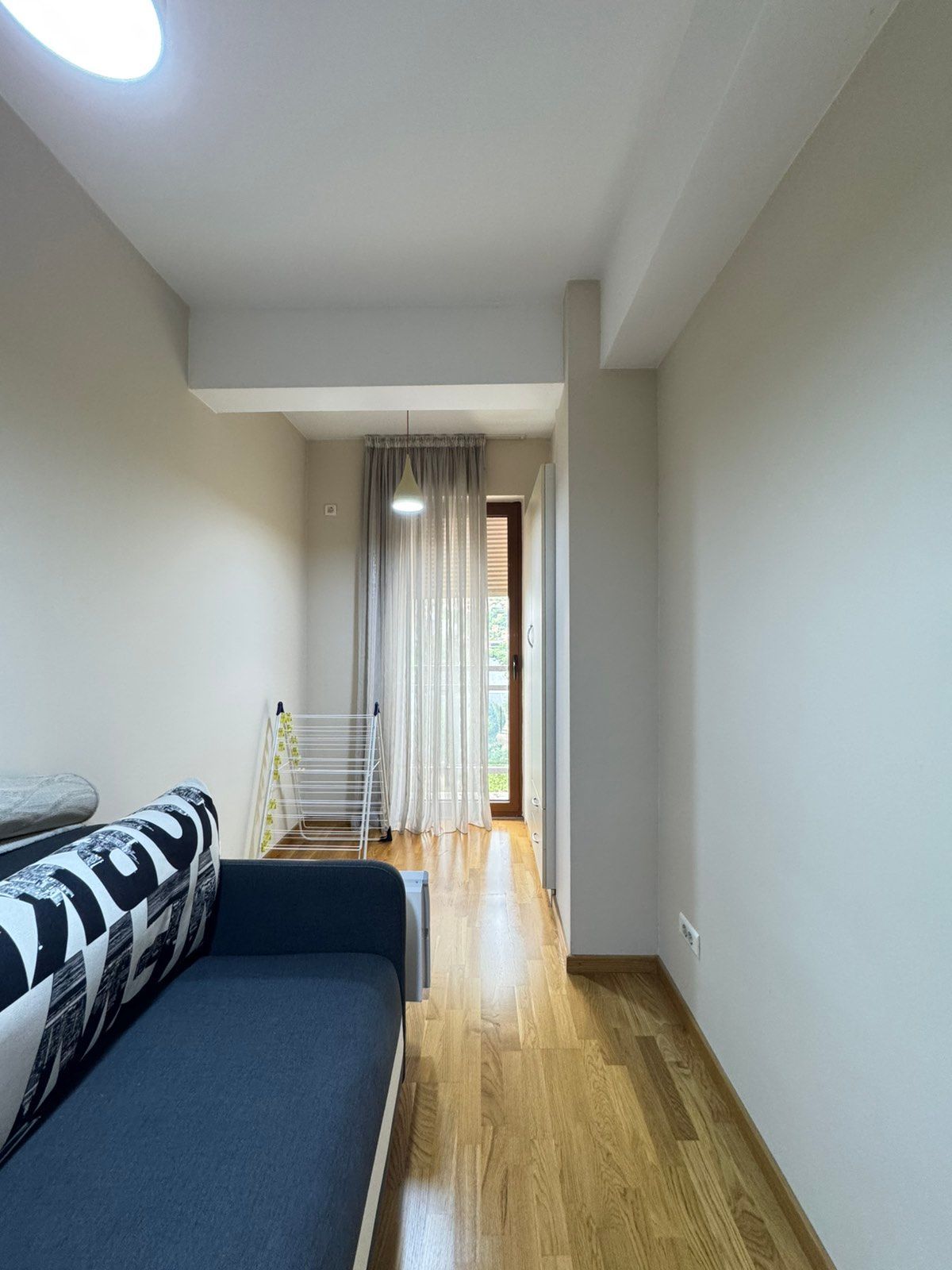 Izdavanje trosobnog stana 95 m² – Podgorica, potpuno namešten sa parking mestom (NA DUZI PERIOD) - Amfora Real Estate