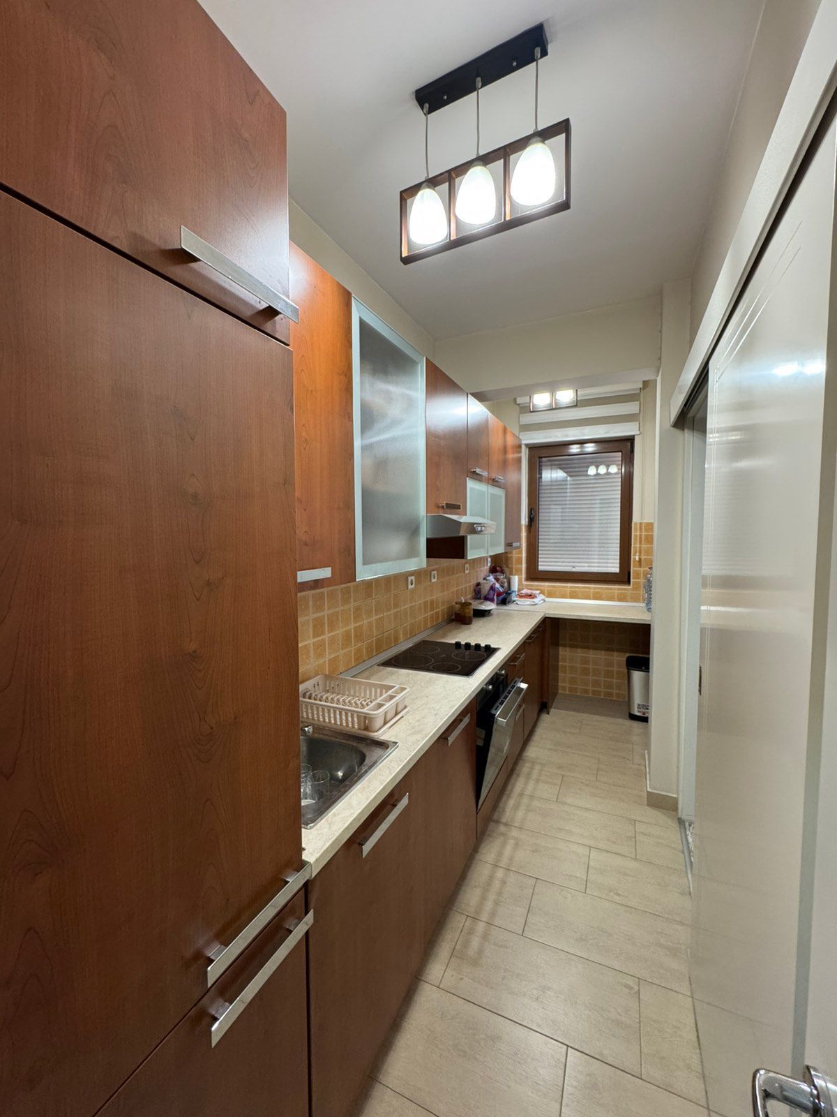 Izdavanje trosobnog stana 95 m² – Podgorica, potpuno namešten sa parking mestom (NA DUZI PERIOD) - Amfora Real Estate