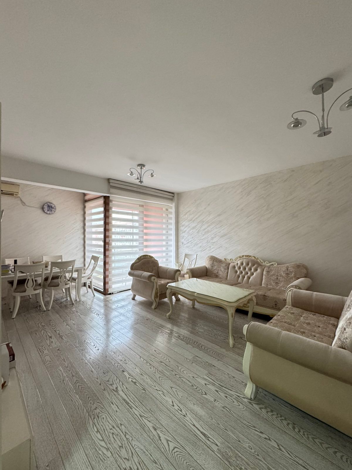 Izdavanje trosobnog stana 95 m² – Podgorica, potpuno namešten sa parking mestom (NA DUZI PERIOD) - Amfora Real Estate