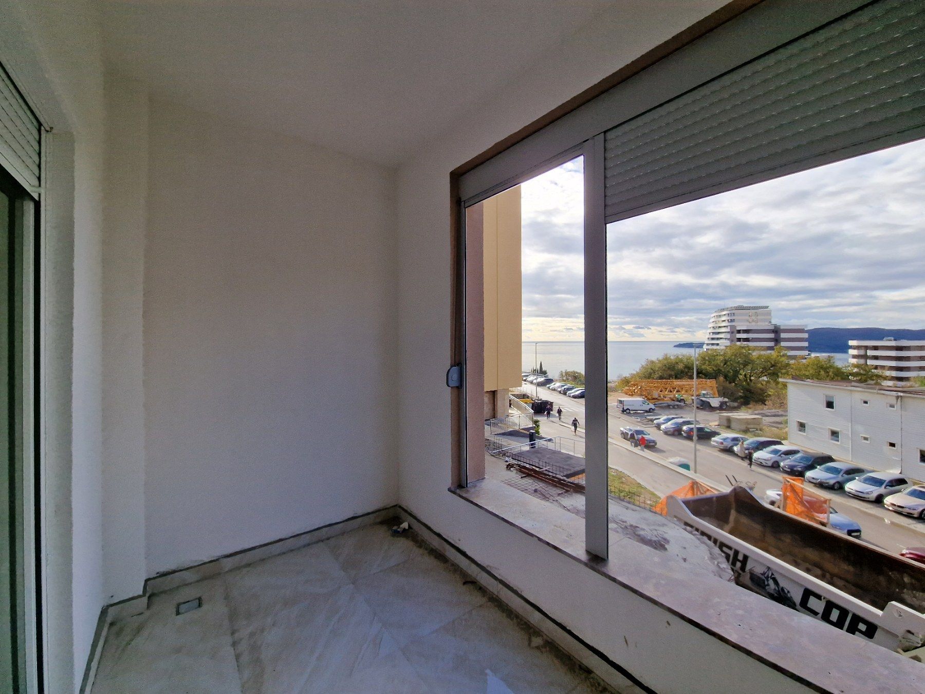 Dvosoban Stan 58m² s Pogledom na More u Bečićima – Nova Zgrada, Bez 3% Poreza! - Amfora Real Estate