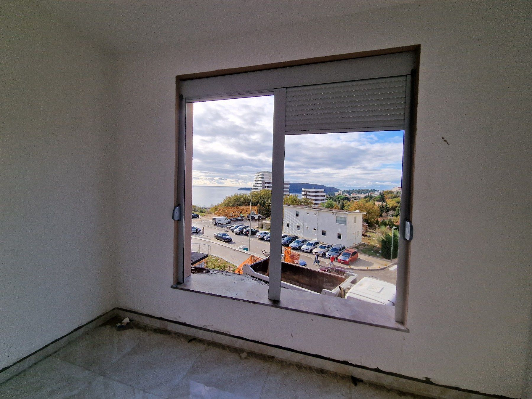 Dvosoban Stan 58m² s Pogledom na More u Bečićima – Nova Zgrada, Bez 3% Poreza! - Amfora Real Estate