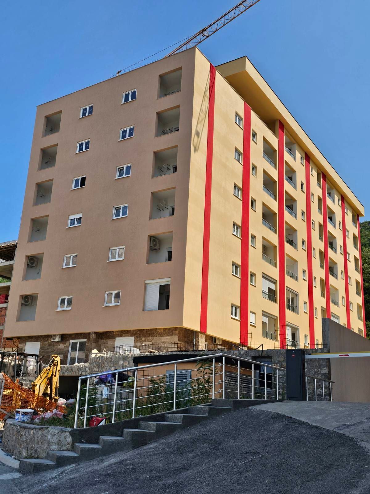 Dvosoban Stan 58m² s Pogledom na More u Bečićima – Nova Zgrada, Bez 3% Poreza! - Amfora Real Estate