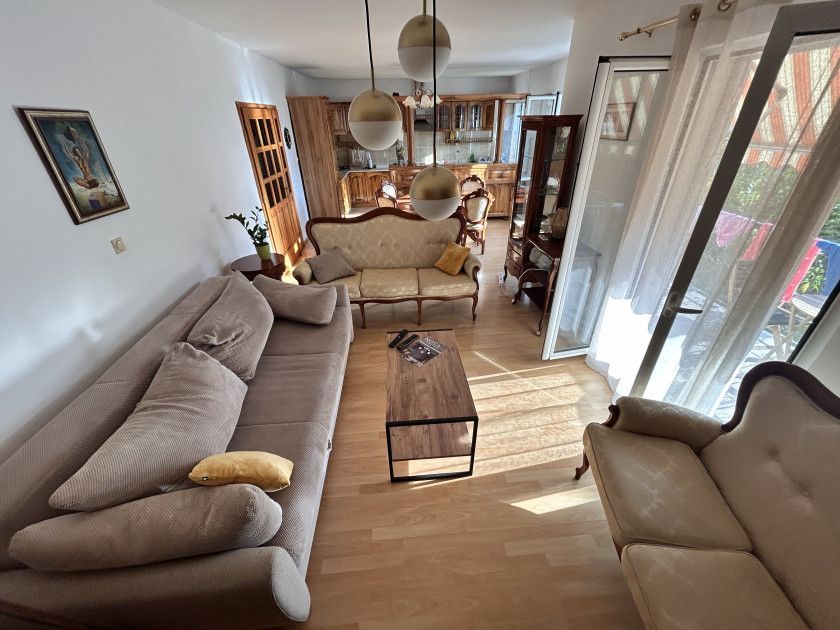 Izdavanje prostranog prizemlja kuće u Kalimanju – 10 minuta od centra, blizu mora (na duzi period) - Amfora Real Estate