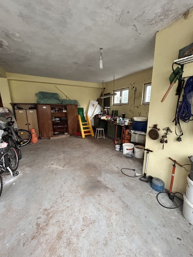 Izdavanje prostranog prizemlja kuće u Kalimanju – 10 minuta od centra, blizu mora (na duzi period) - Amfora Real Estate