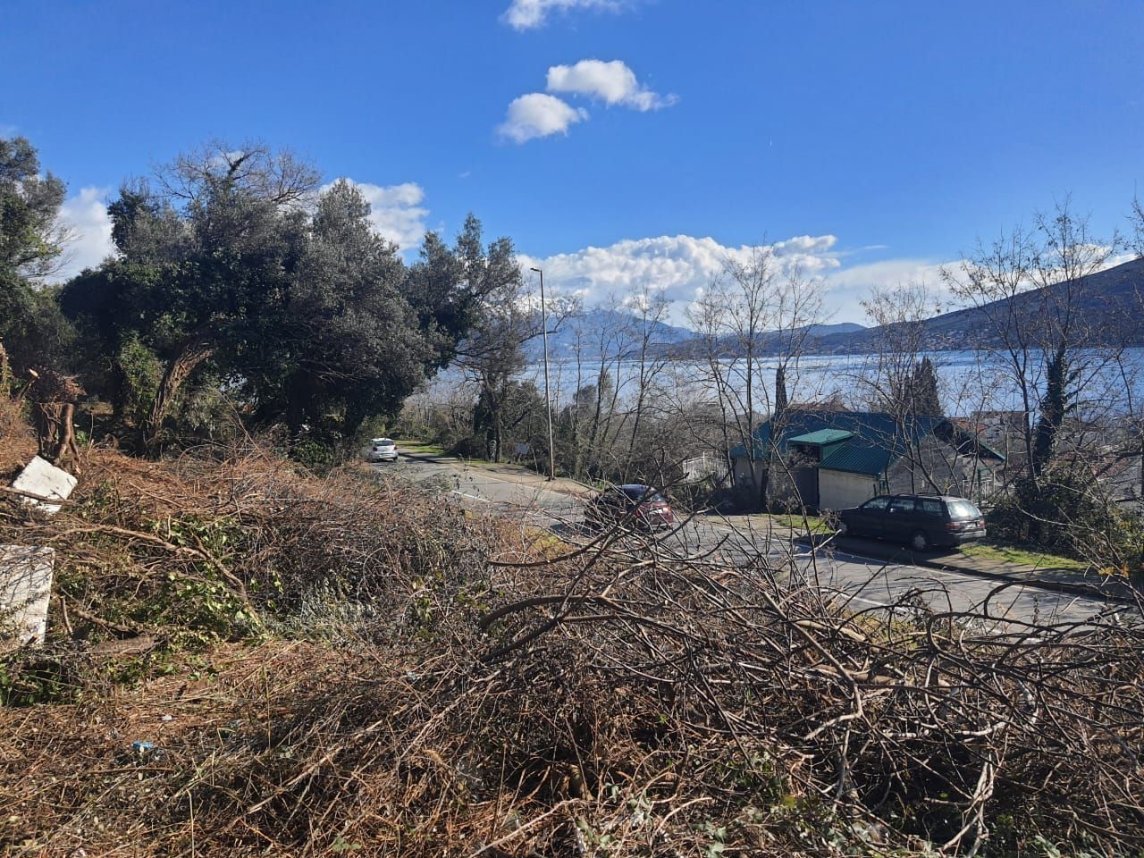 Prodaja urbanizovanog zemljišta 470 m² sa projektom – Đenovići, blizu Portonovi Marine, pogled na more - Amfora Real Estate