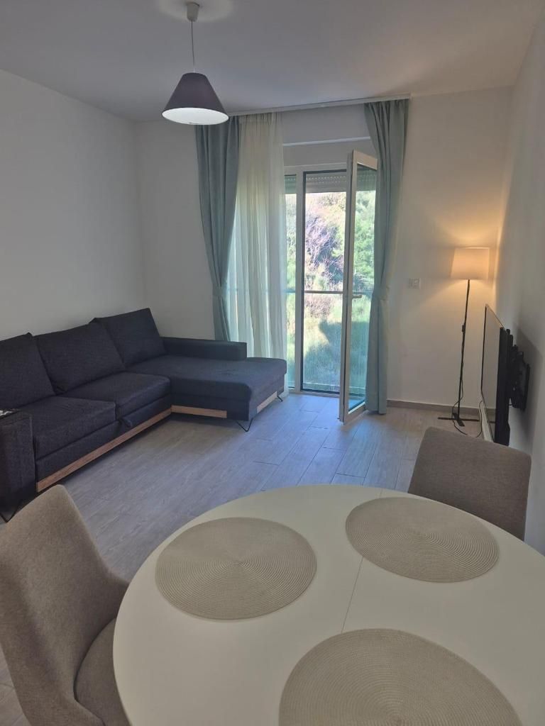 Izdavanje modernog studio apartmana 32m² – Bečići, Budva (na duži period) - Amfora Real Estate