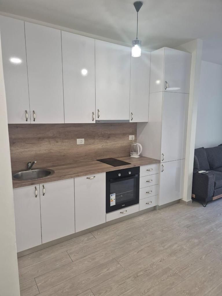 Izdavanje modernog studio apartmana 32m² – Bečići, Budva (na duži period) - Amfora Real Estate