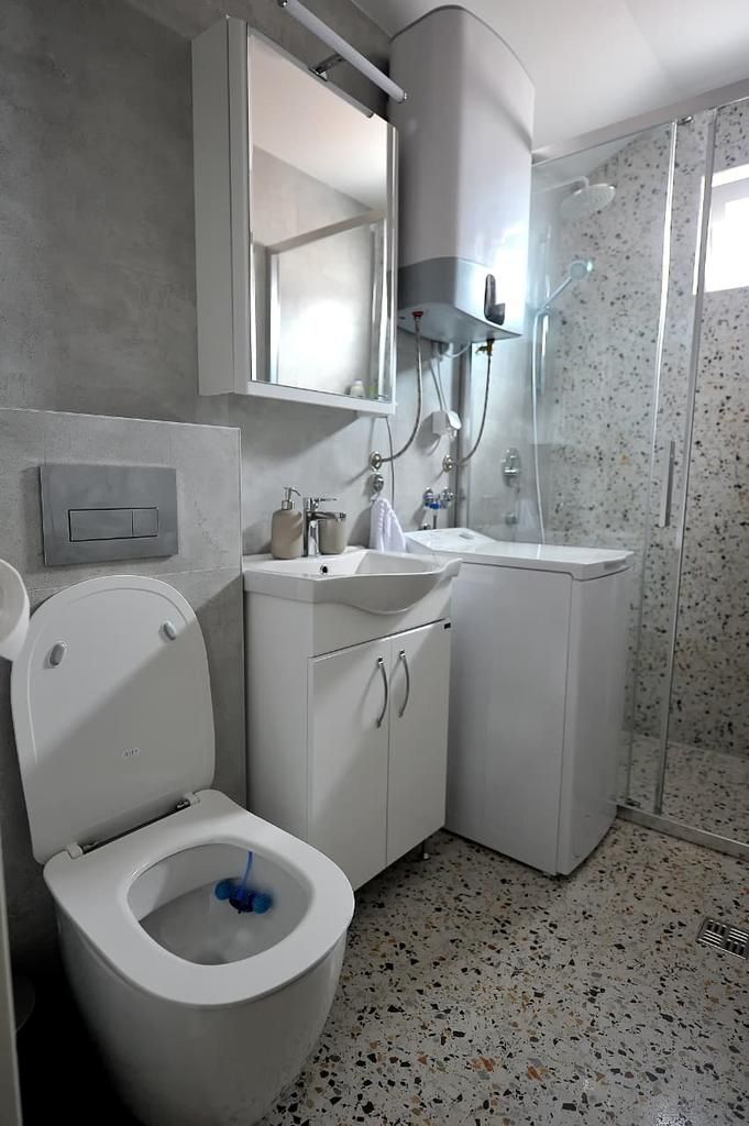 Izdavanje jednosobnog stana 43 m² – Obilaznica, Budva (na duzi period) - Amfora Real Estate