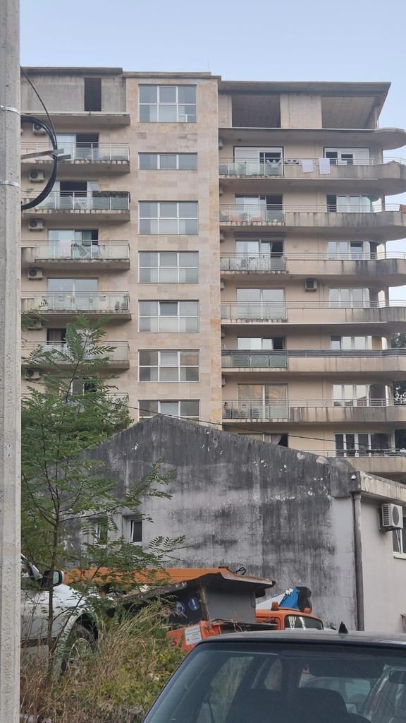 Izdavanje trosobnog stana sa garažnim mestom – Budva (NA DUZI PERIOD) - Amfora Real Estate