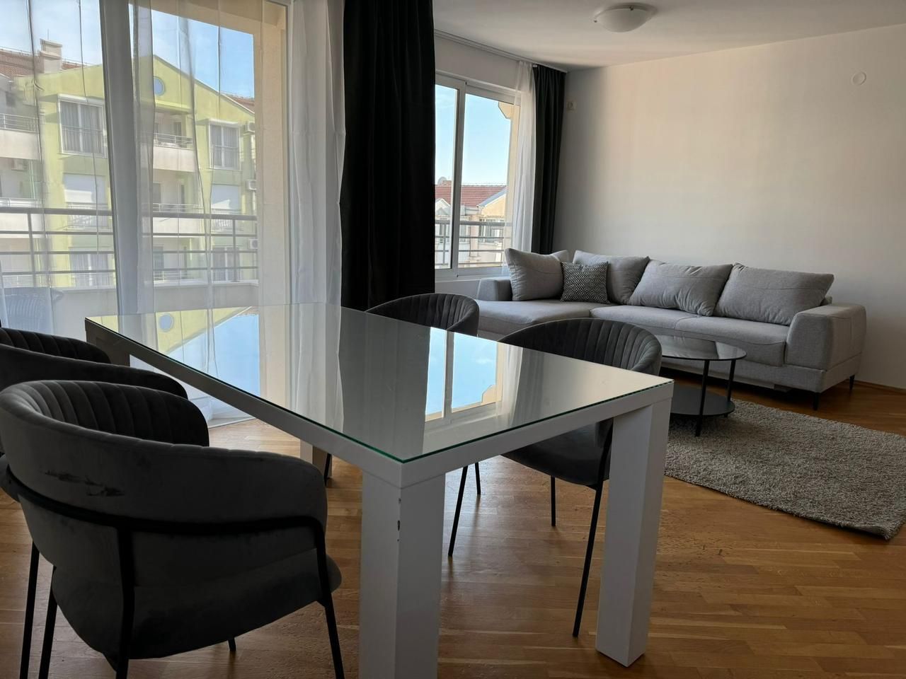 Izdavanje novog nameštenog jednosobnog stana 60m2– Rozino, Budva (dugoročno) - Amfora Real Estate