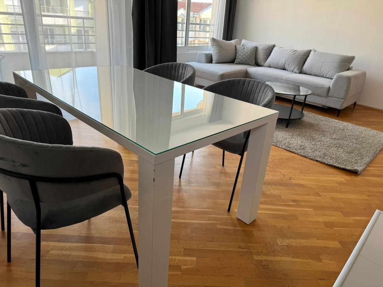 Izdavanje novog nameštenog jednosobnog stana 60m2– Rozino, Budva (dugoročno) - Amfora Real Estate