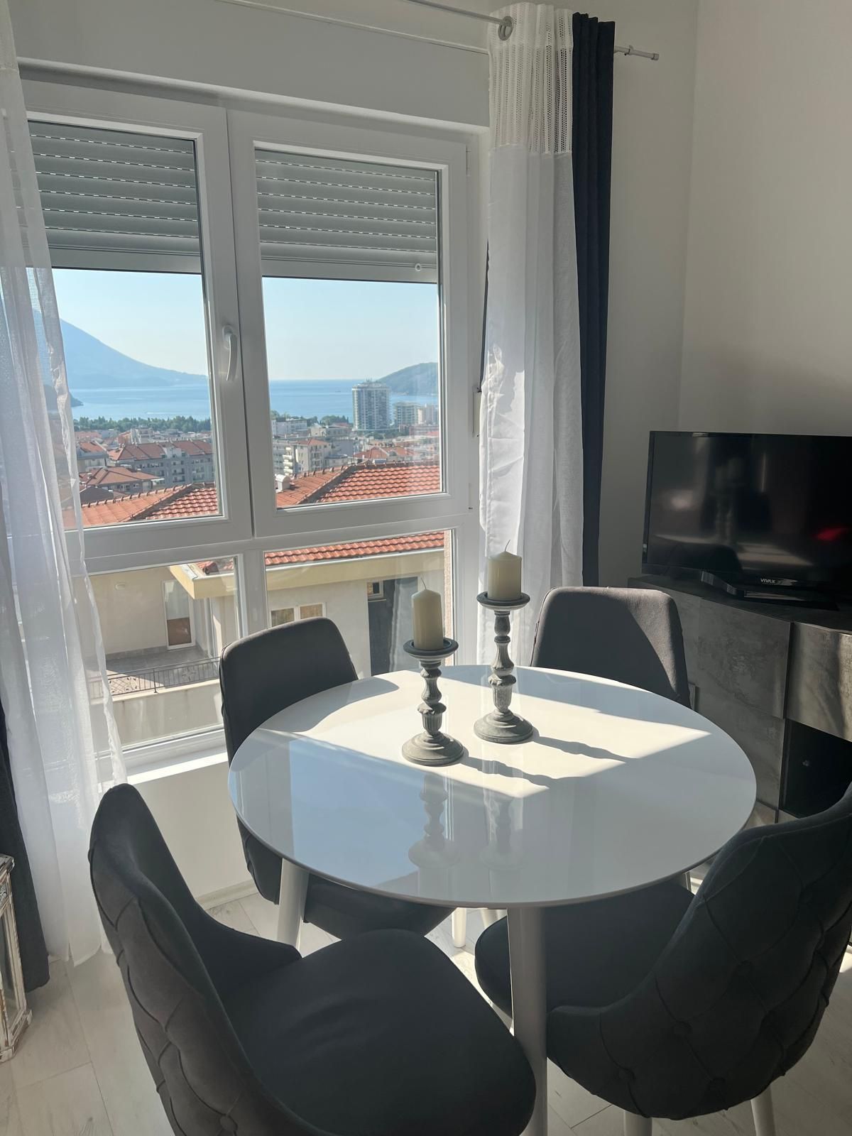 Izdavanje jednosobnog stana 45m² sa pogledom na more  – Dubovica, Budva (izdavanje na duzi period) - Amfora Real Estate