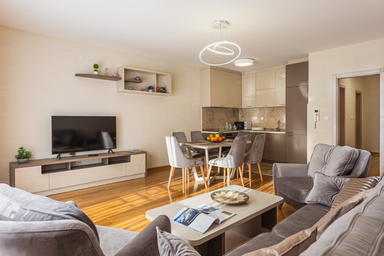 Izdavanje luksuznog dvosobnog stana 82 m² sa garažom – Pržno, Budva - Amfora Real Estate