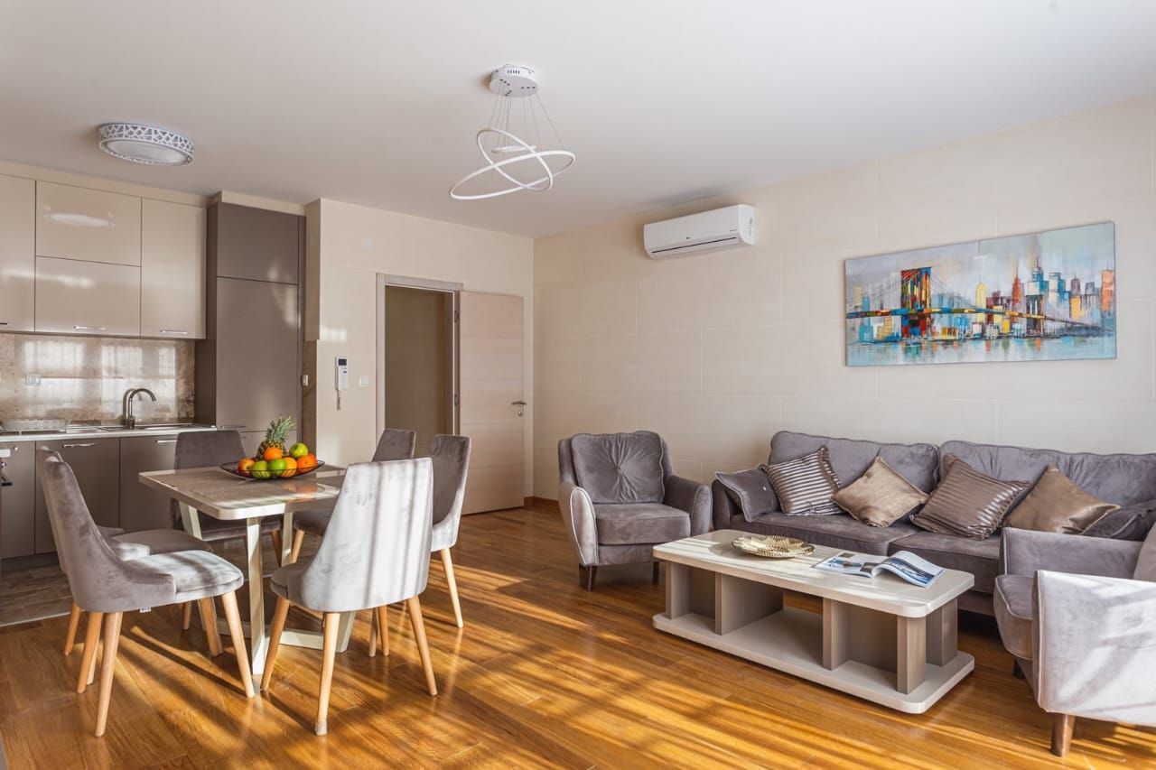 Izdavanje luksuznog dvosobnog stana 82 m² sa garažom – Pržno, Budva - Amfora Real Estate