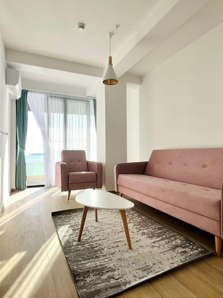 Izdavanje jednosobnog stana 60 m² sa garažnim mestom i pogledom na more – Prva linija do mora, Rafailovići (Dostupan do 01.06.2026) - Amfora Real Estate