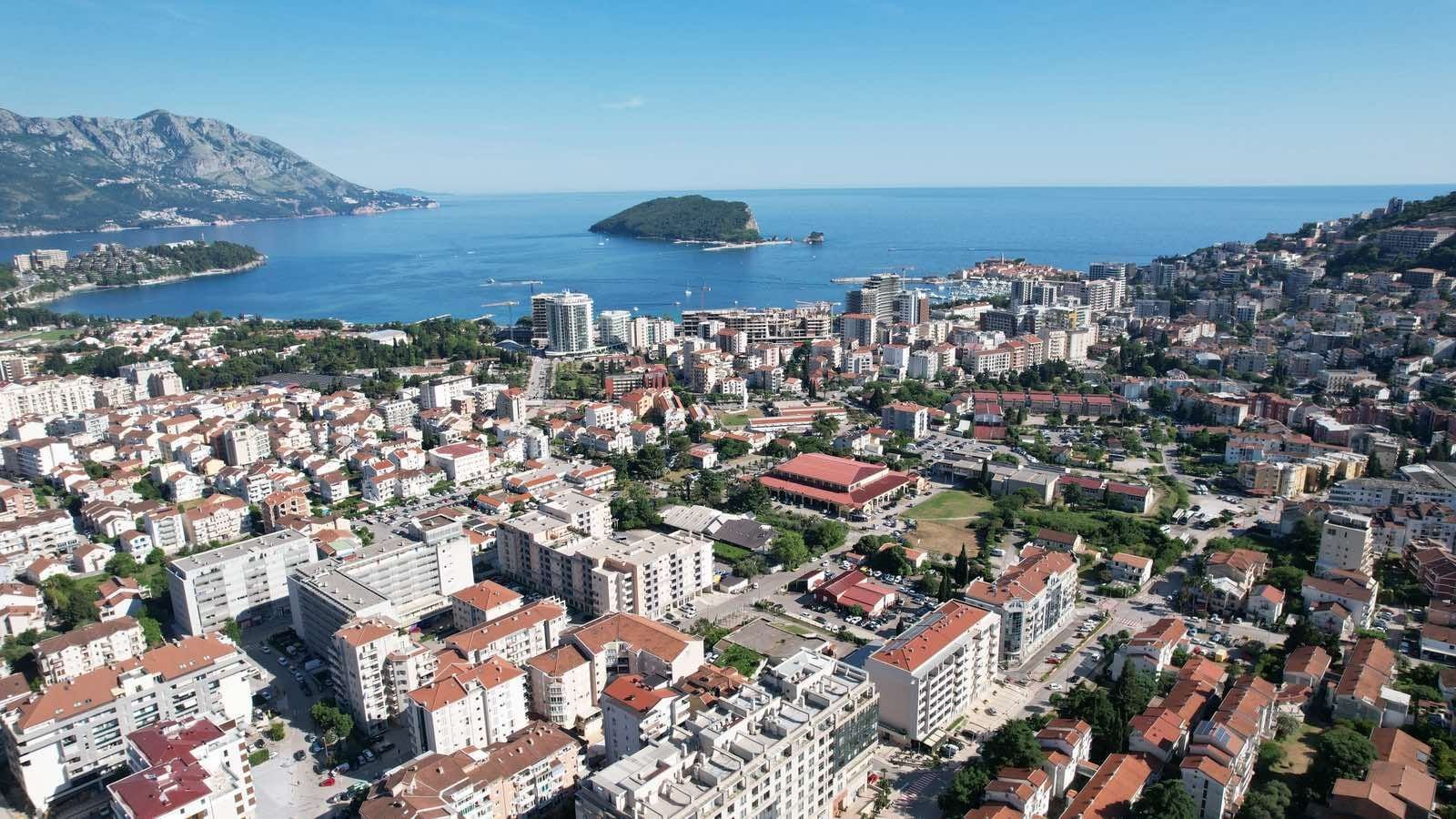 Ekskluzivna ponuda: Urbanizovano zemljište 20.000 m² sa panoramskim pogledom na more – Dubovica, Budva - Amfora Real Estate