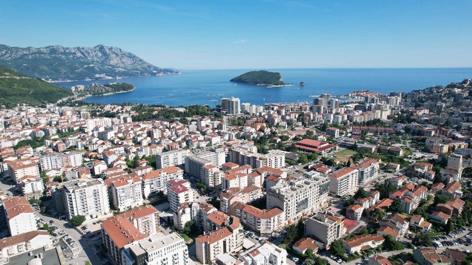 Ekskluzivna ponuda: Urbanizovano zemljište 20.000 m² sa panoramskim pogledom na more – Dubovica, Budva - Amfora Real Estate