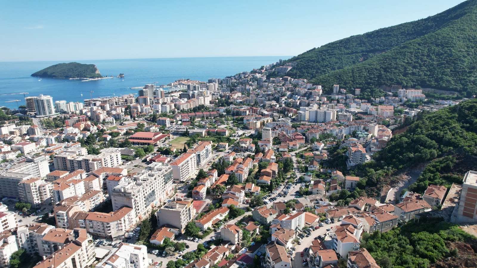 Ekskluzivna ponuda: Urbanizovano zemljište 20.000 m² sa panoramskim pogledom na more – Dubovica, Budva - Amfora Real Estate