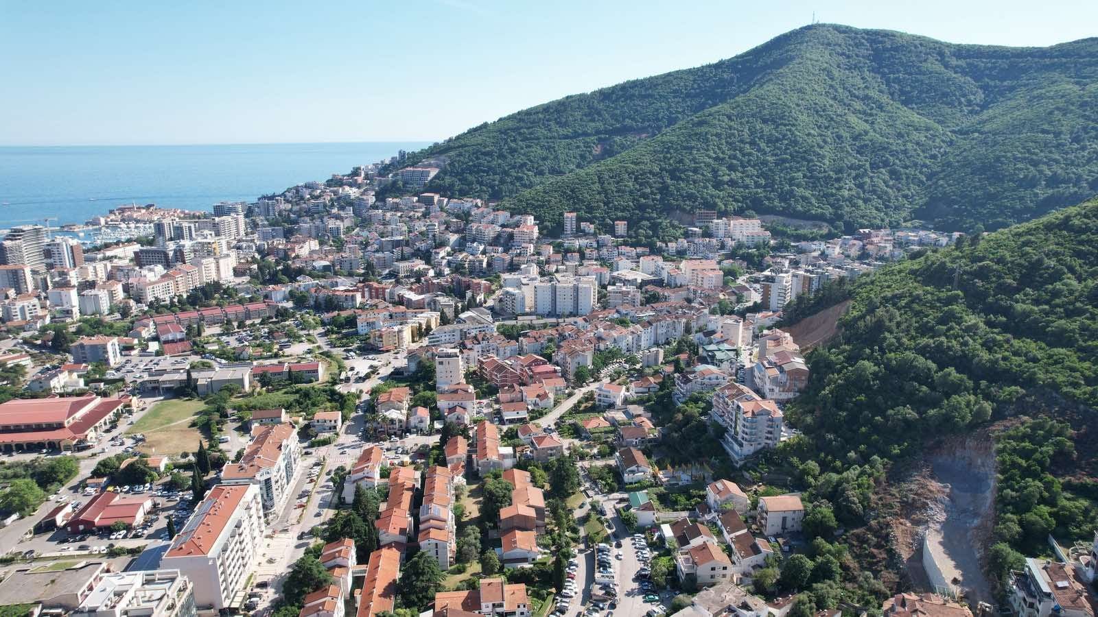Ekskluzivna ponuda: Urbanizovano zemljište 20.000 m² sa panoramskim pogledom na more – Dubovica, Budva - Amfora Real Estate