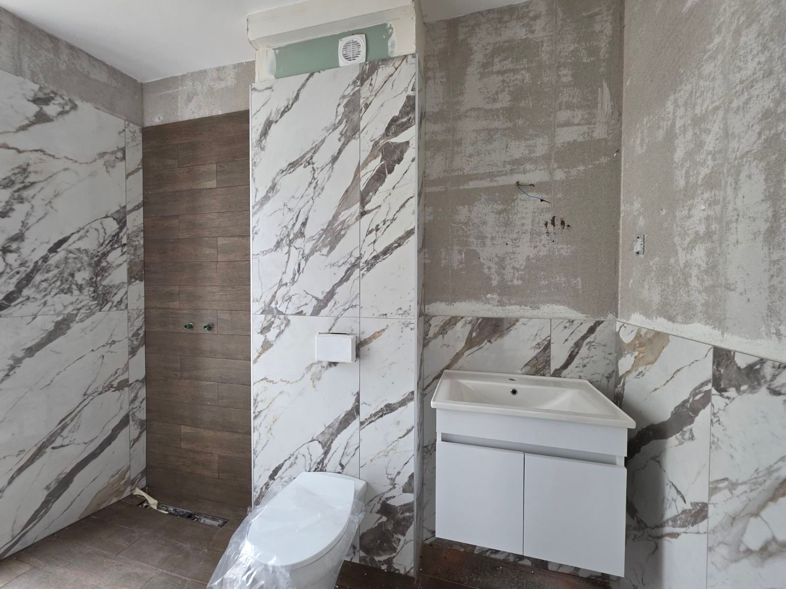 Prodaja novog luksuznog dvosobnog stana 105 m² sa garaznim mestom– Ivanovići, Bečići - Amfora Real Estate