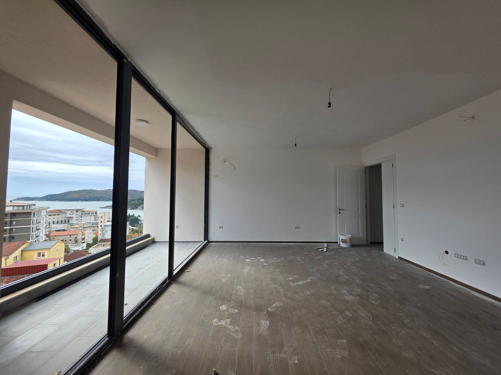 Prodaja novog luksuznog dvosobnog stana 105 m² sa garaznim mestom– Ivanovići, Bečići - Amfora Real Estate