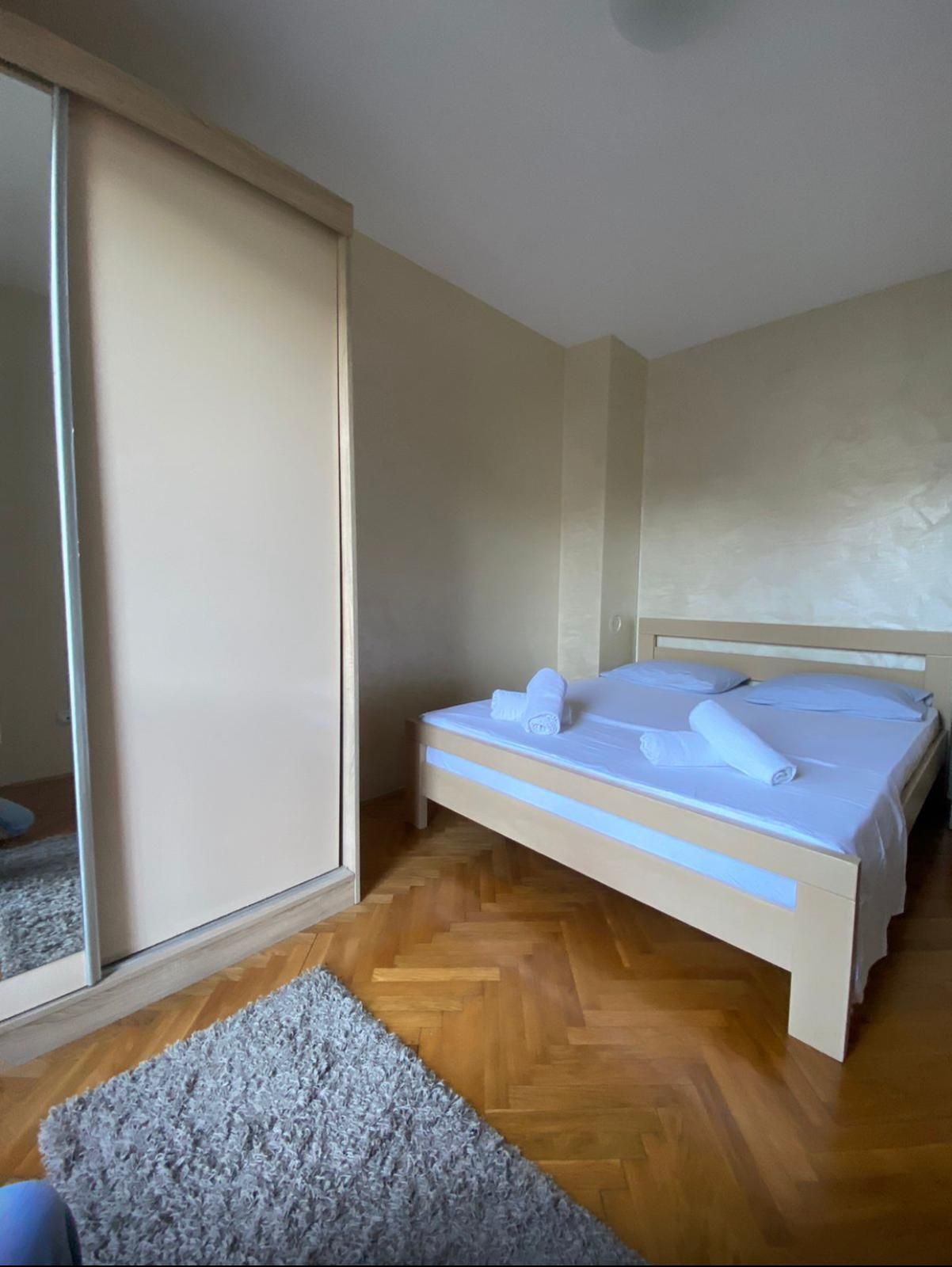 Izdavanje modernog jednosobnog stana – ekskluzivna lokacija, centar Budve (na duži period) - Amfora Real Estate