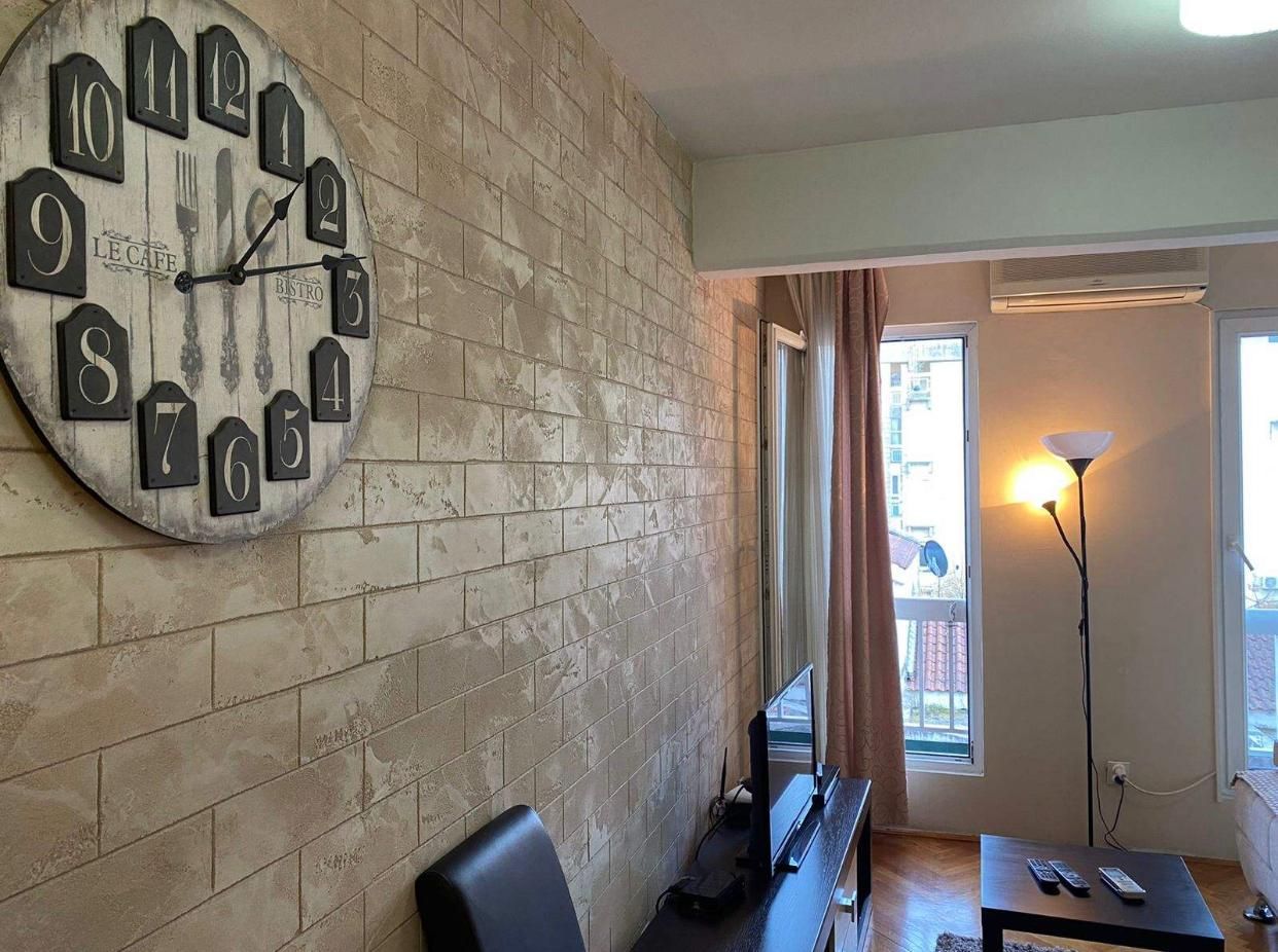 Izdavanje modernog jednosobnog stana – ekskluzivna lokacija, centar Budve (na duži period) - Amfora Real Estate