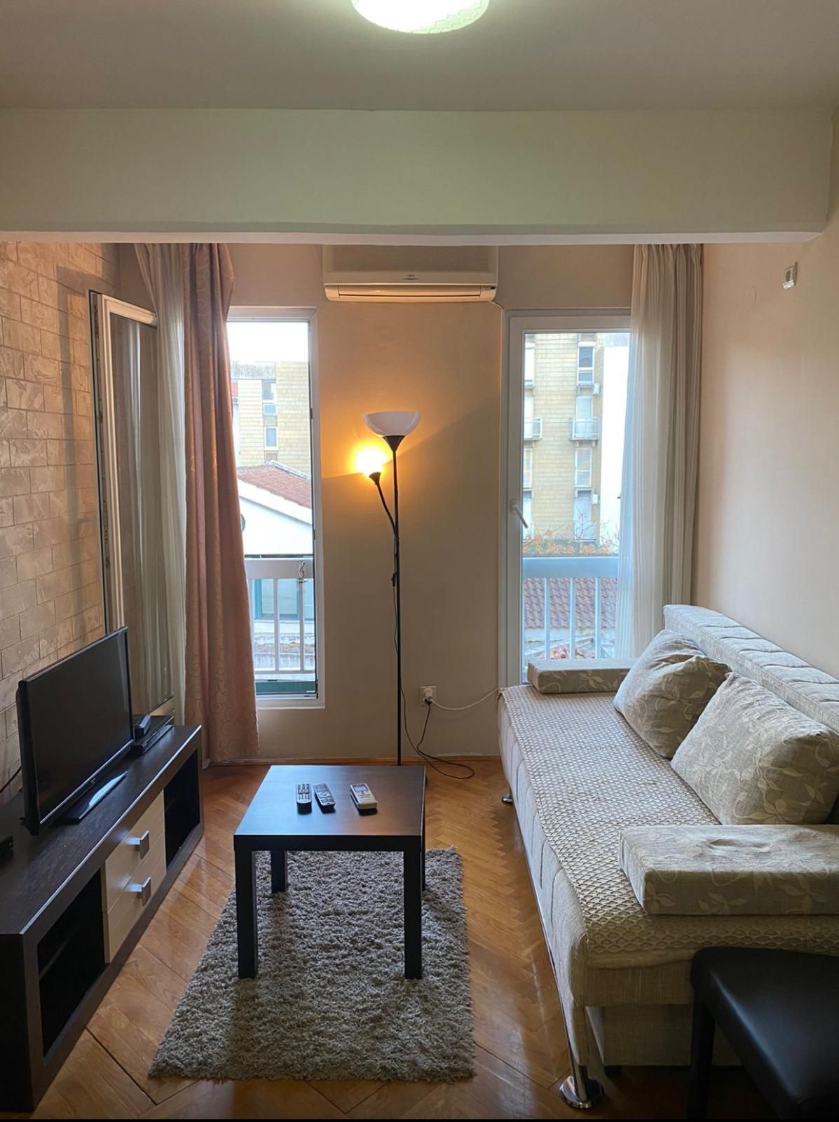 Izdavanje modernog jednosobnog stana – ekskluzivna lokacija, centar Budve (na duži period) - Amfora Real Estate