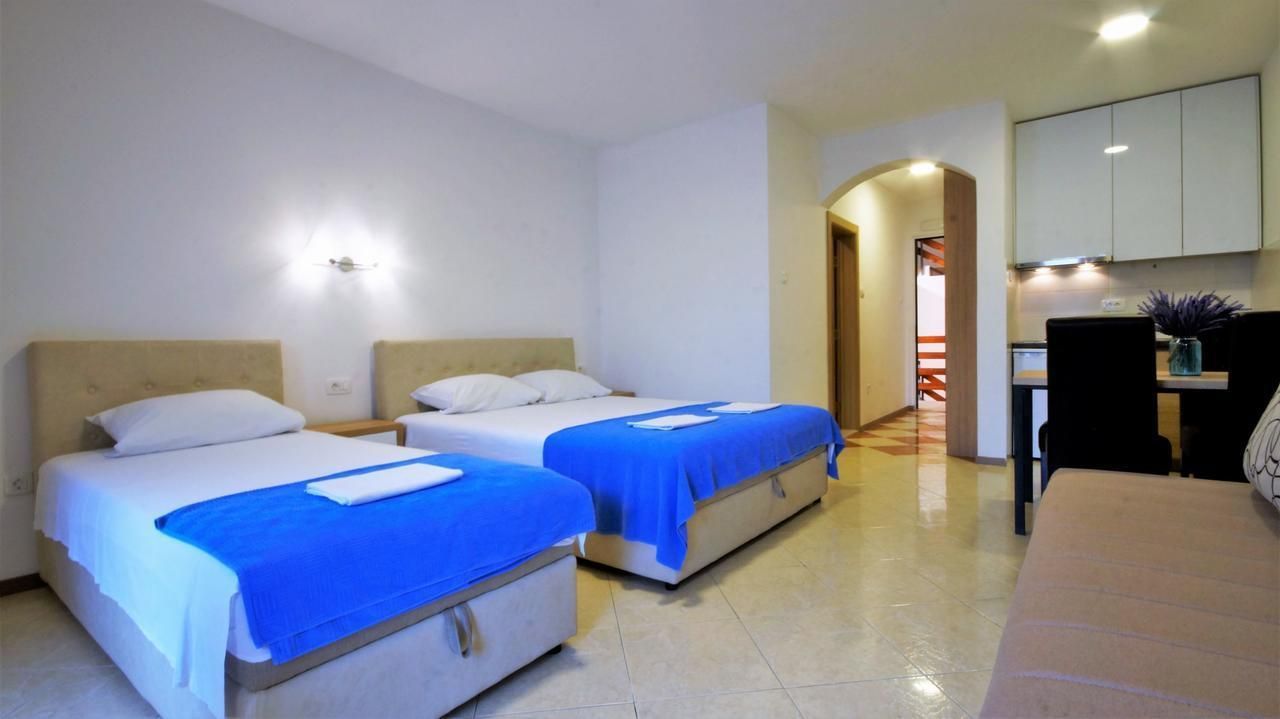 Izdavanje potpuno opremljene garsonjere – Bečići (na duži period, svi računi uključeni u cijenu) - Amfora Real Estate