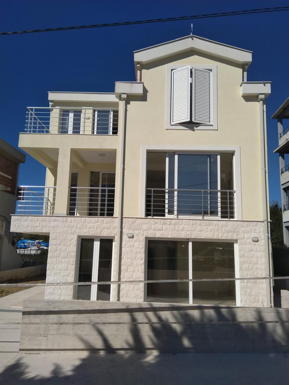 Prodaja dvosobnog stana 74m² sa pogledom na more – Herceg Novi,Djenovici - Amfora Real Estate
