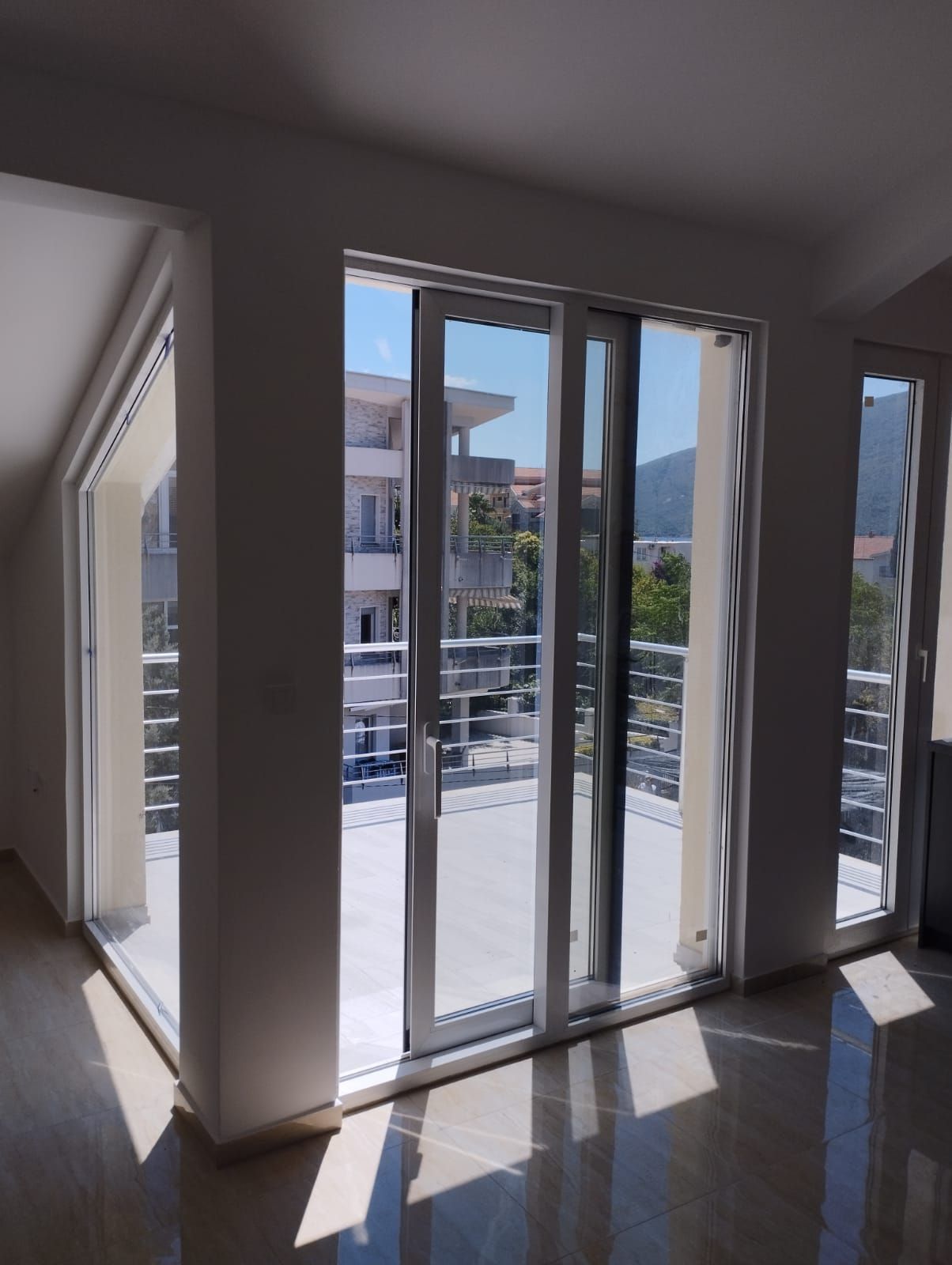 Prodaja dvosobnog stana 74m² sa pogledom na more – Herceg Novi,Djenovici - Amfora Real Estate