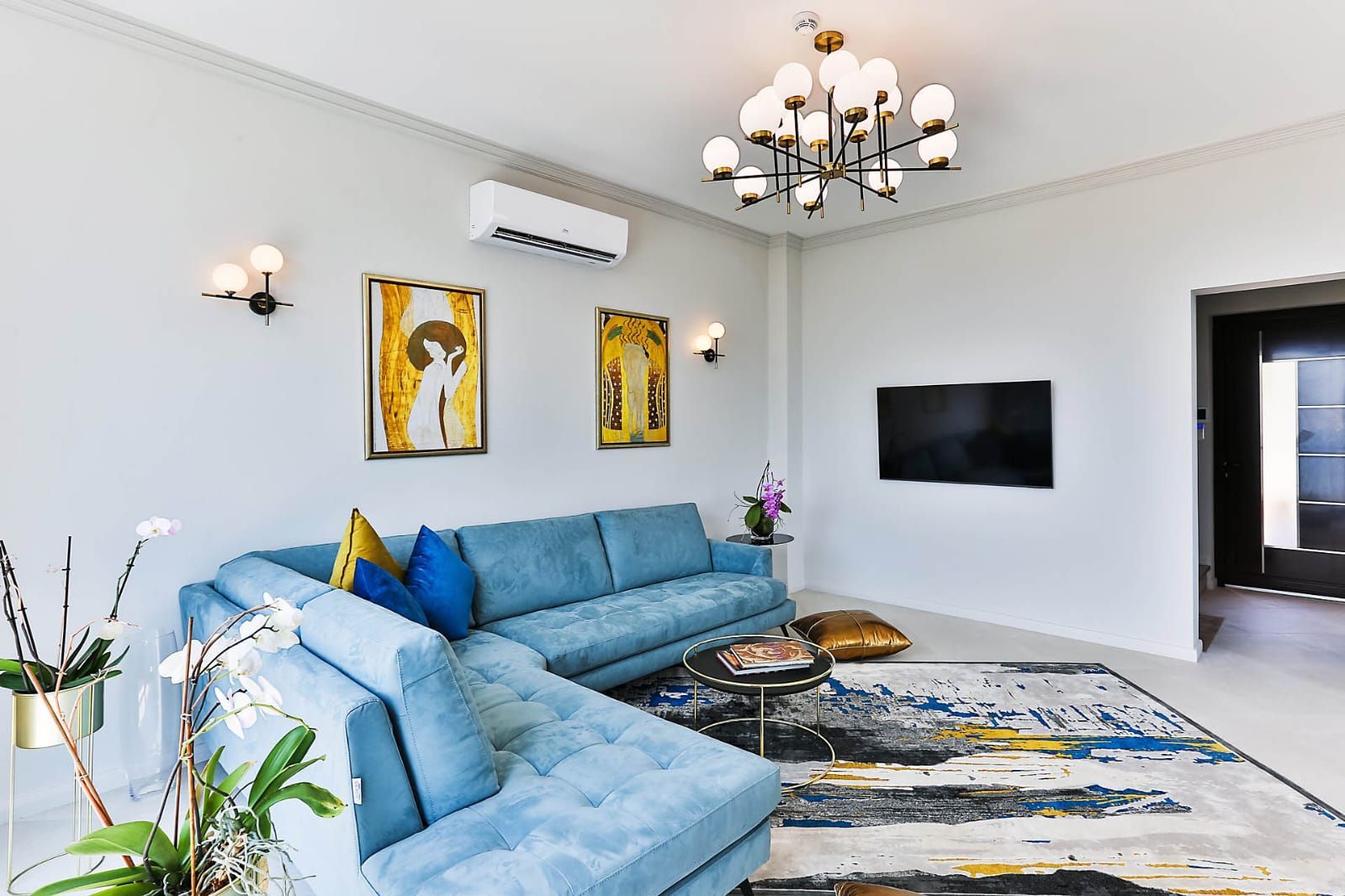 Ekskluzivna luksuzna townhouse vila 220 m² sa privatnim bazenom, panoramskim pogledom na more i visokim standardom kvaliteta – Reževići, Budva (IZDAVANJE NA PERIOD DO SEZONE 01.06.2026) - Amfora Real Estate